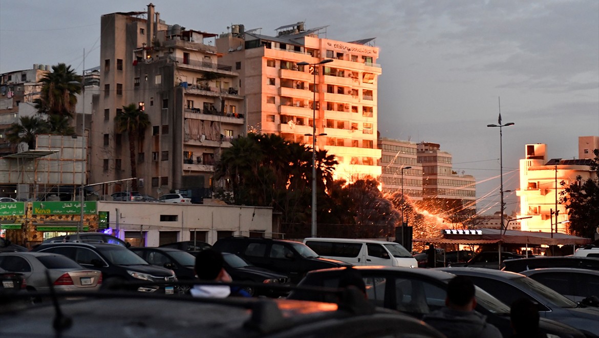 İsrail, Beyrut'ta çok katlı bir binaya saldırı düzenledi