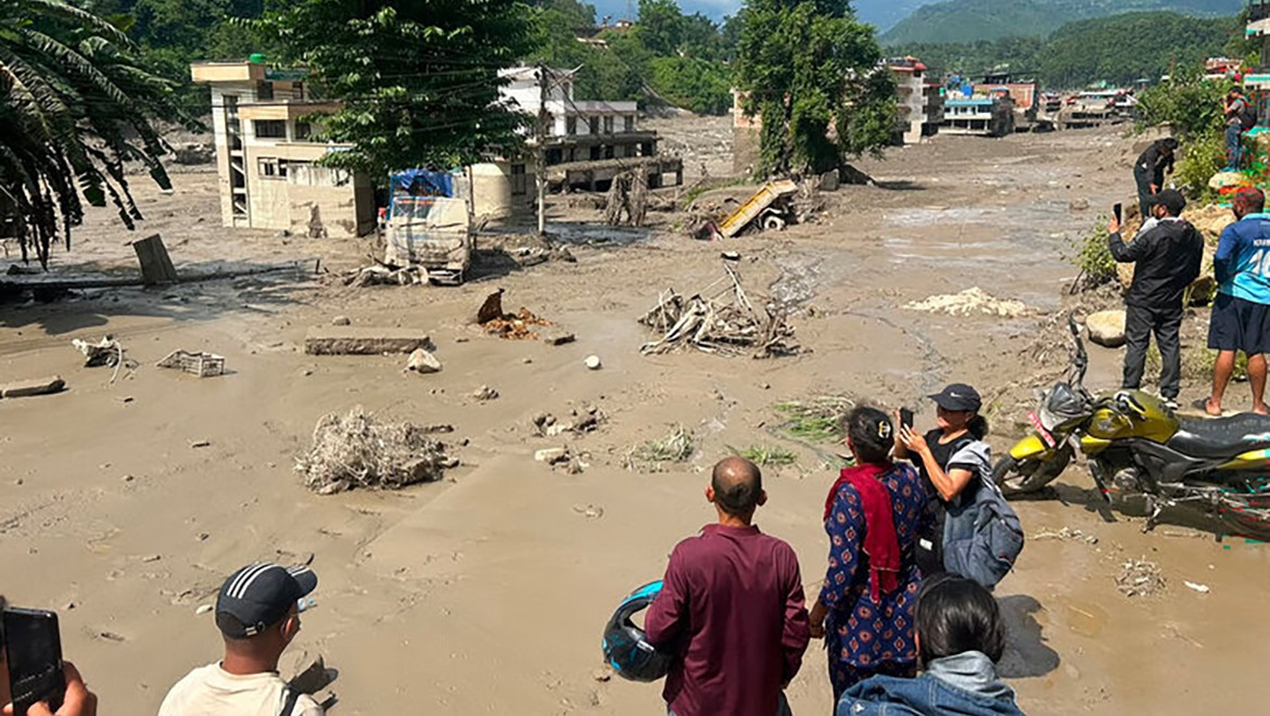 Nepal-Çin sınırında yaşanan sel felaketinde ölü sayısı 160'ı aştı,