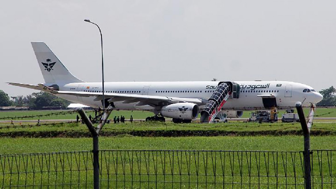 Milano-Cidde uçağında bomba alarmı: Roma'ya acil iniş yaptı