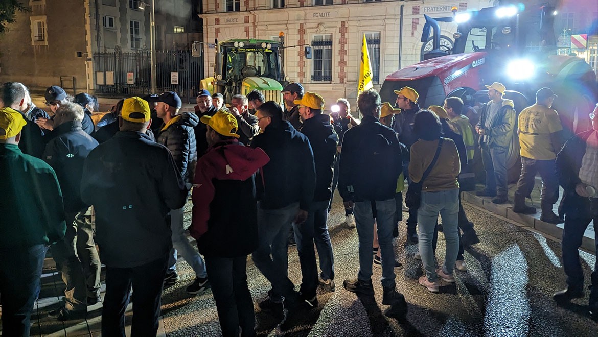 Fransa'da çiftçiler ayaklandı