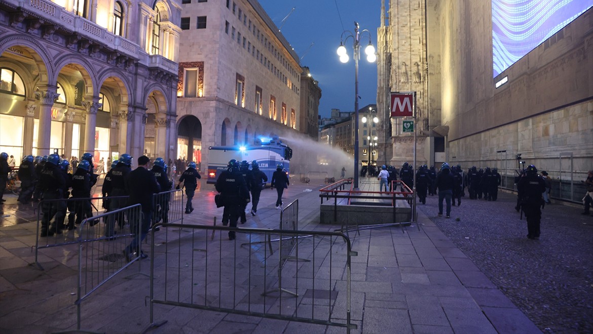 İtalya'da hükümet karşıtı protestolar olaylı geçti