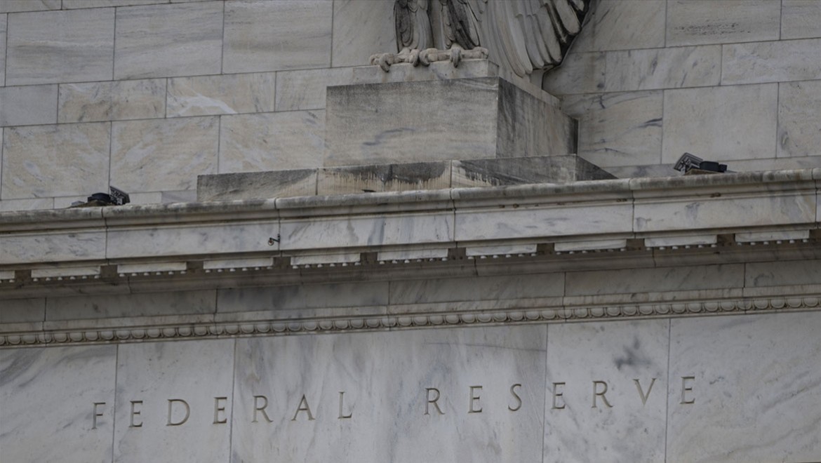 Fed politika faizini 50 baz puan indirdi