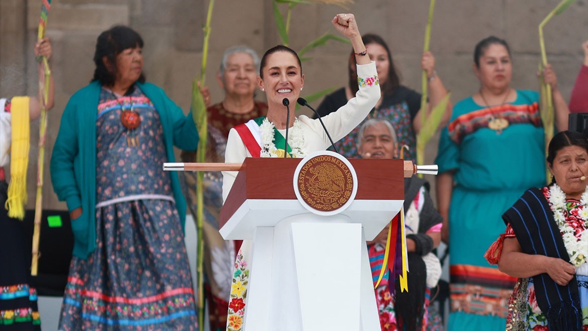 Meksika'nın ilk kadın devlet başkanı göreve başladı