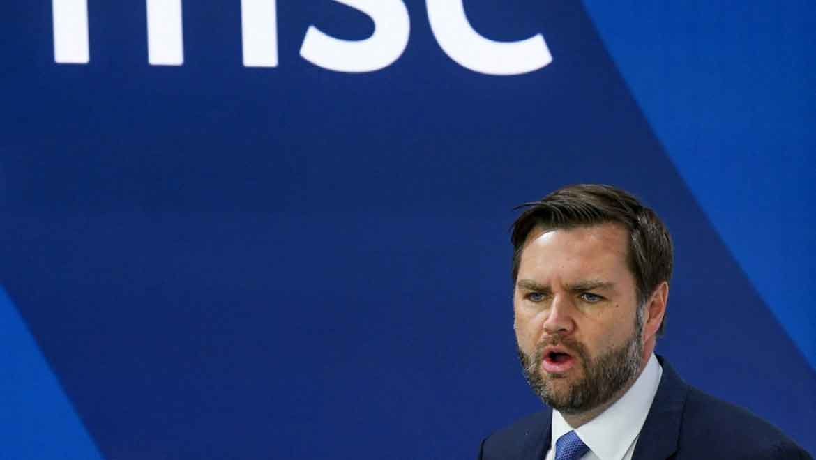 Vance Avrupa'yı şaşkına çevirerek terk ediyor