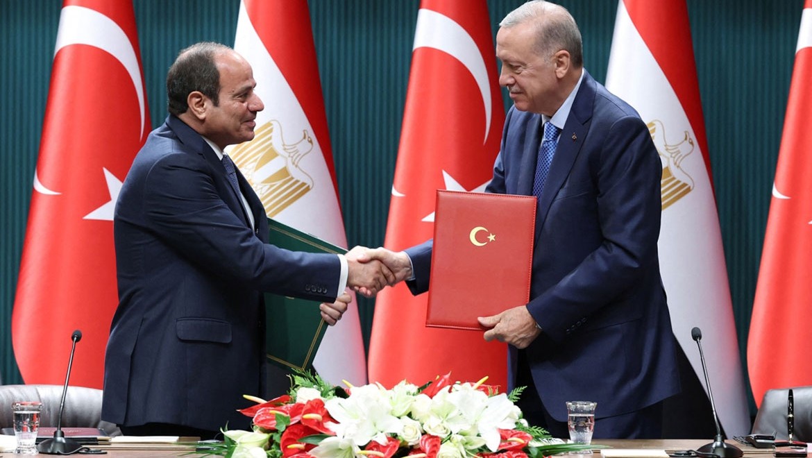 El-Sisi'nin Türkiye ziyareti ilişkilerin giderek iyileştiğini gösteriyor