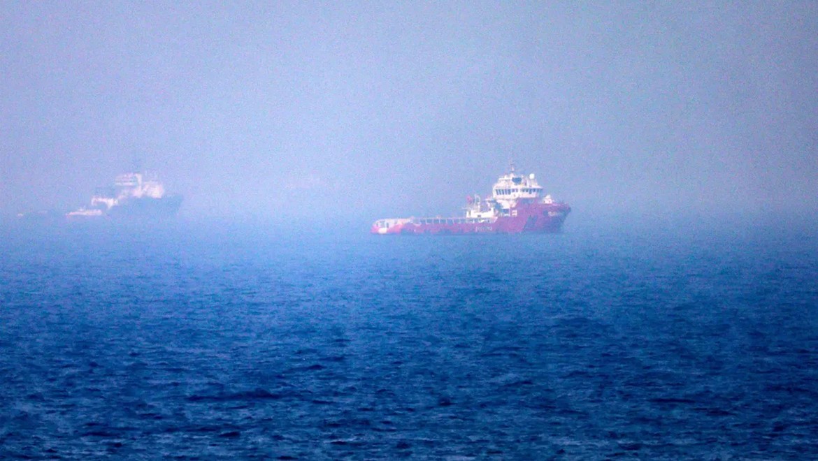 BAE'ye ait iki tanker Hürmüz'de hedef alındı