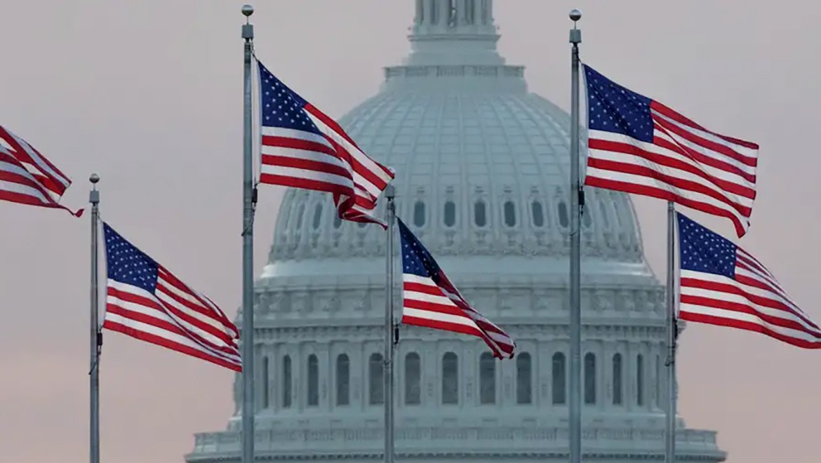 7 senatör: "Trump'ın Rusya'dan dizel ithalatı yasa dışı"