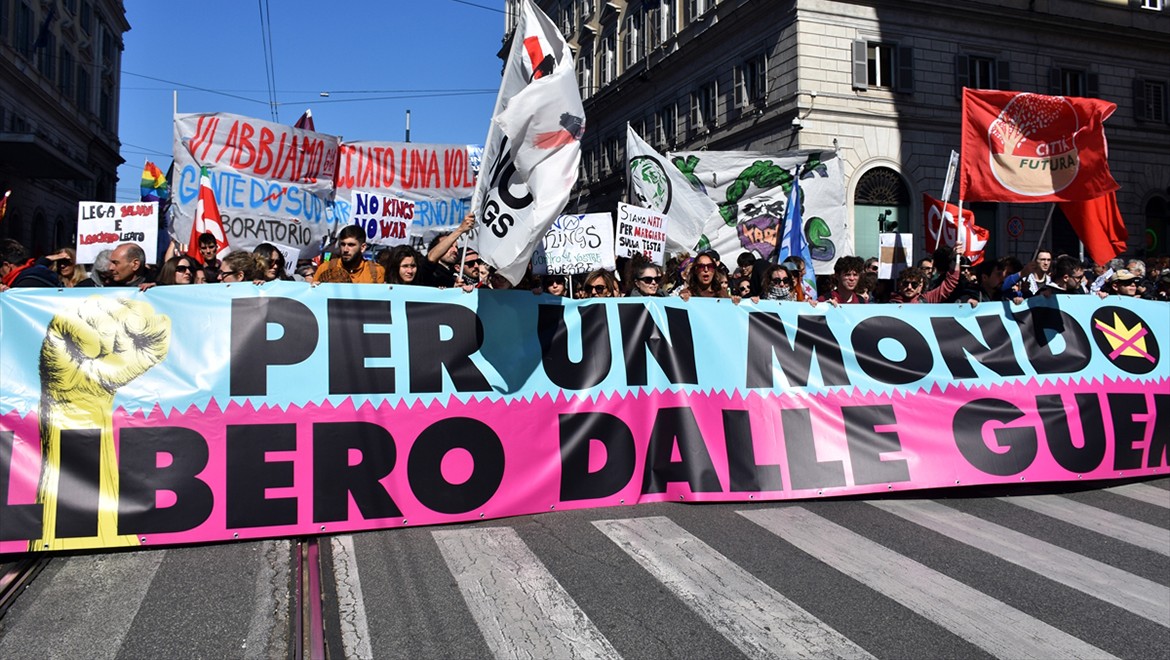 İtalya'da savaş karşıtı protestolar düzenlendi