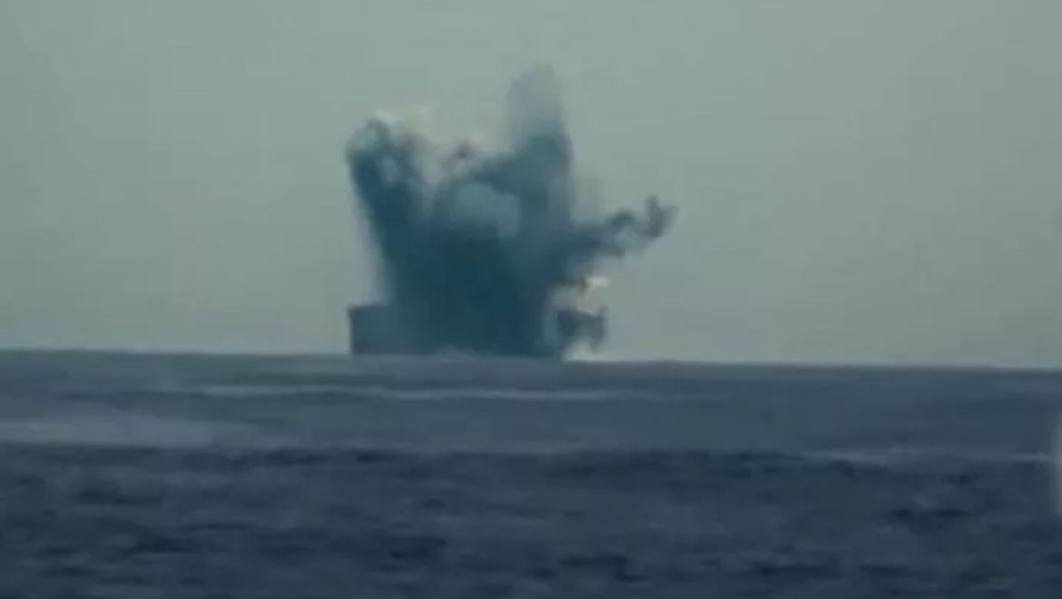 Husiler, İngiliz petrol tankerine saldırı düzenledi