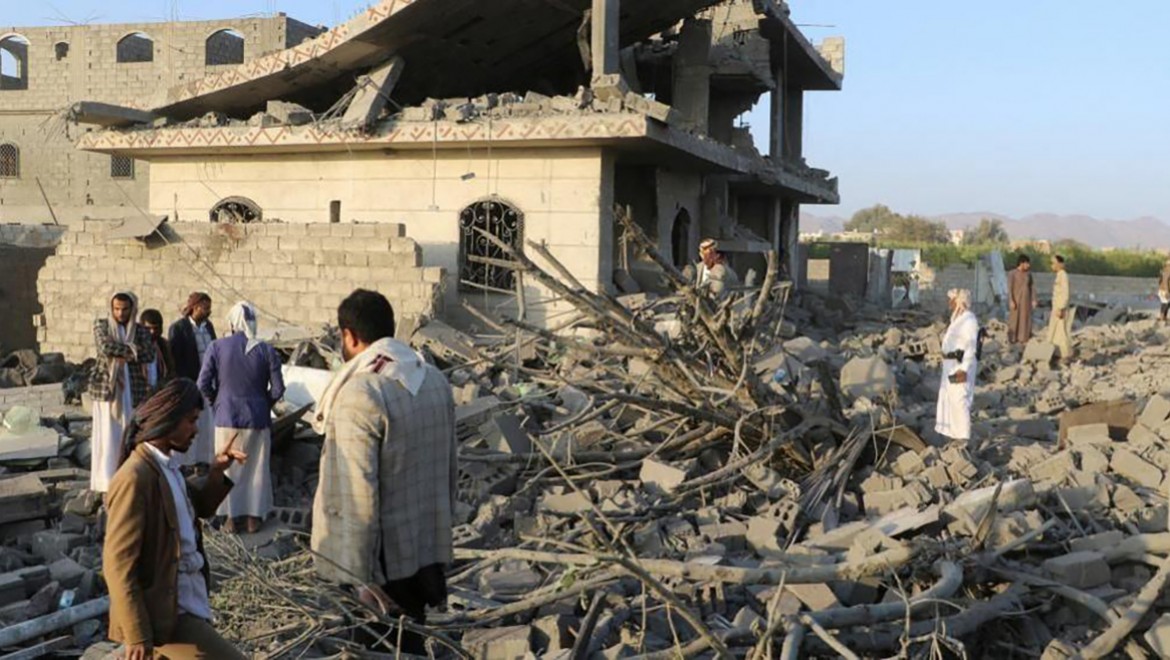 Husiler Yemen'de eğitim merkezine saldırdı, 53 ölü!..