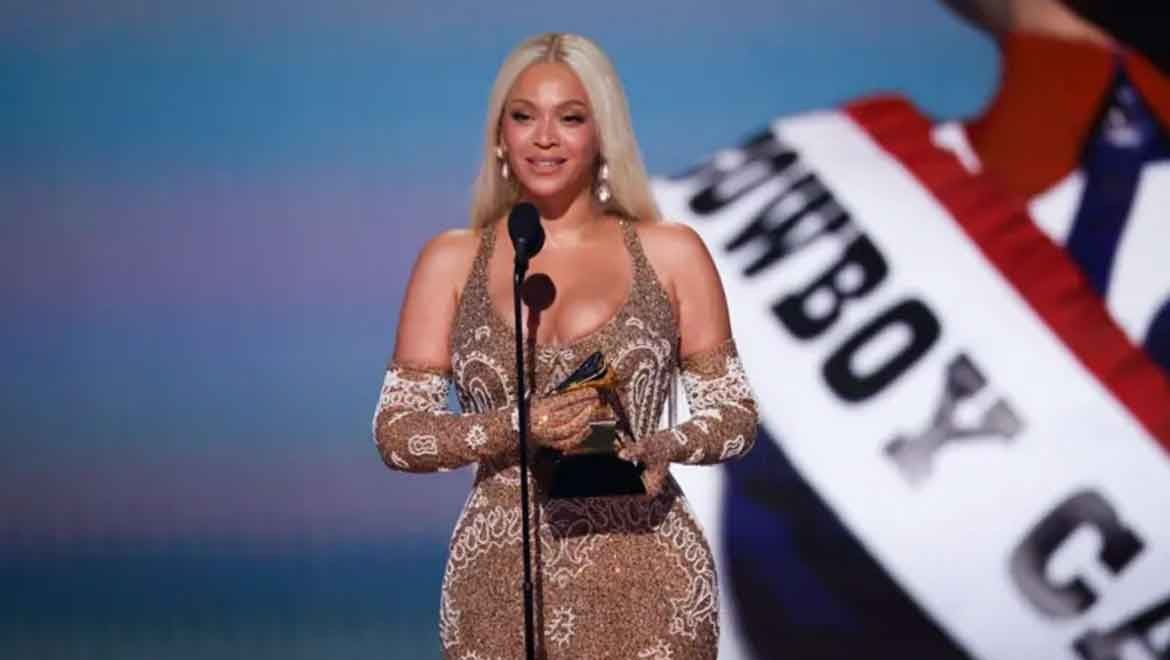 Beyonce kariyerinde ilk kez en iyi albümü kazandı