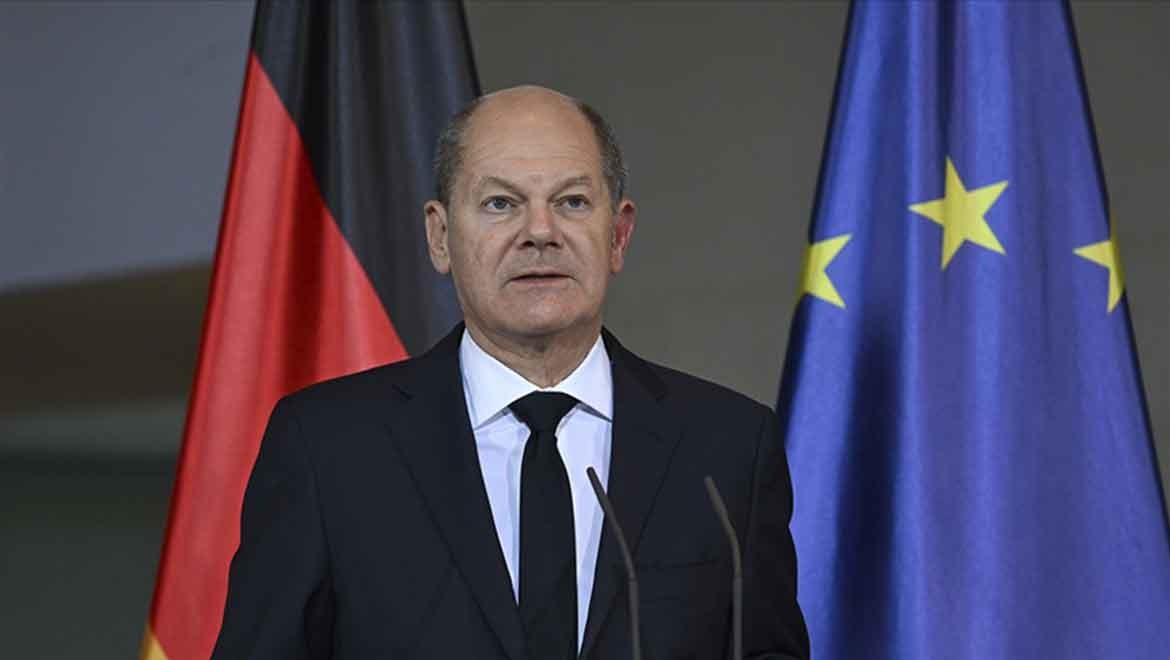 "Koalisyonu bir arada tutmak için mücadele ediyorum"