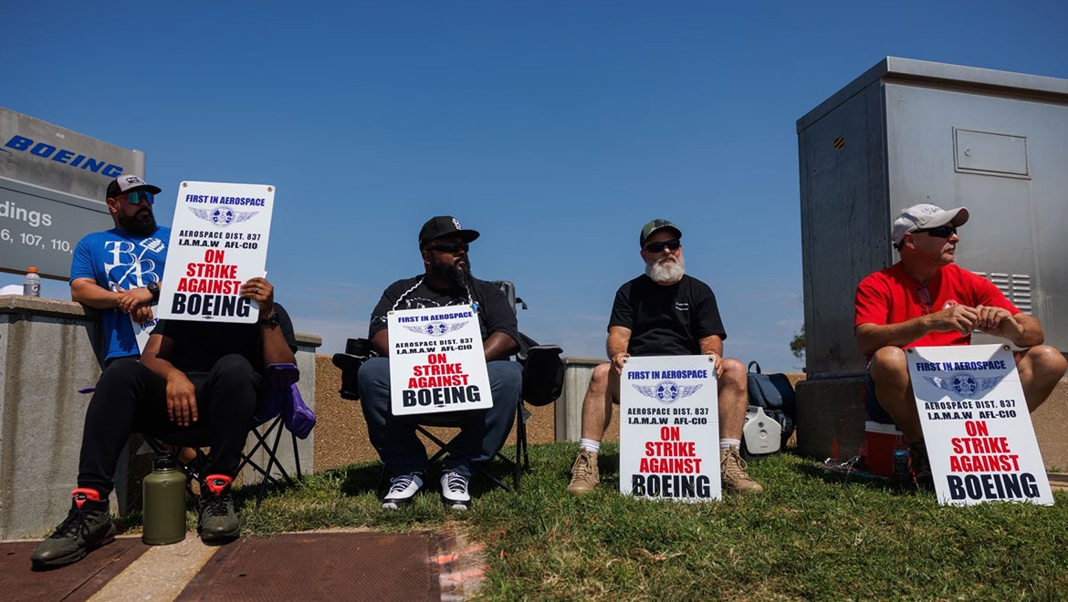 Boeing'in 3 binden fazla çalışanı greve gitti