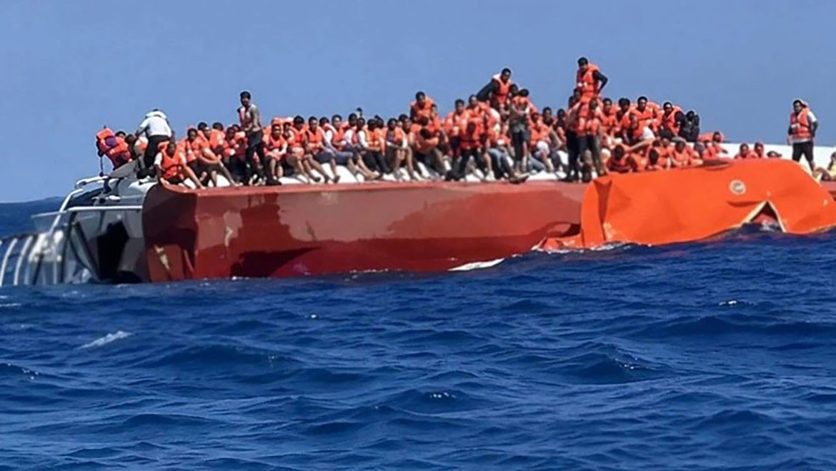 Girne açıklarında feribot faciası: Ölü ve kayıplar var