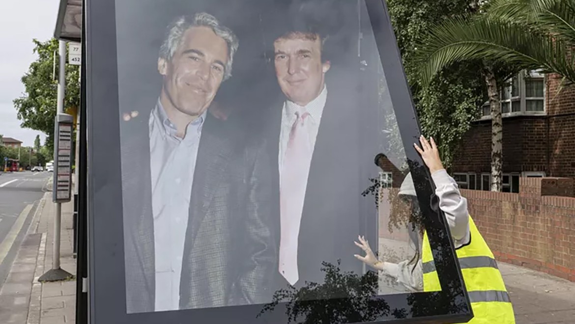 Epstein'in e-postalarında Trump adı birçok kez geçmiş