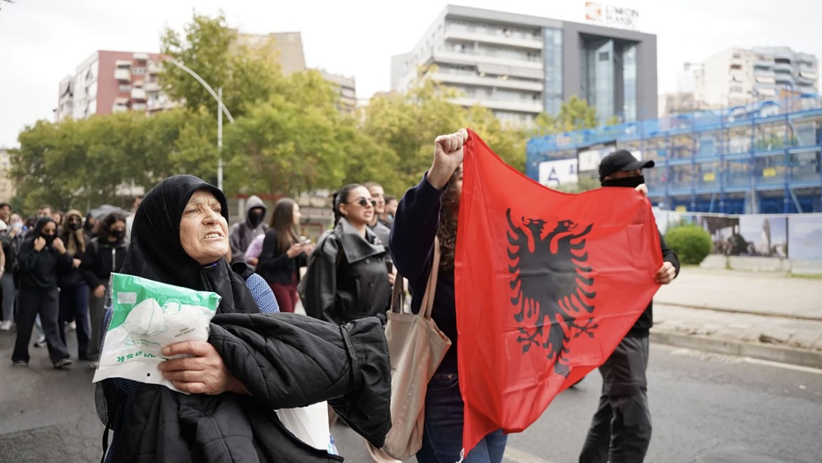 Arnavutluk'ta Flamingo protestoları: Gençler nasıl bir değişim istiyor?