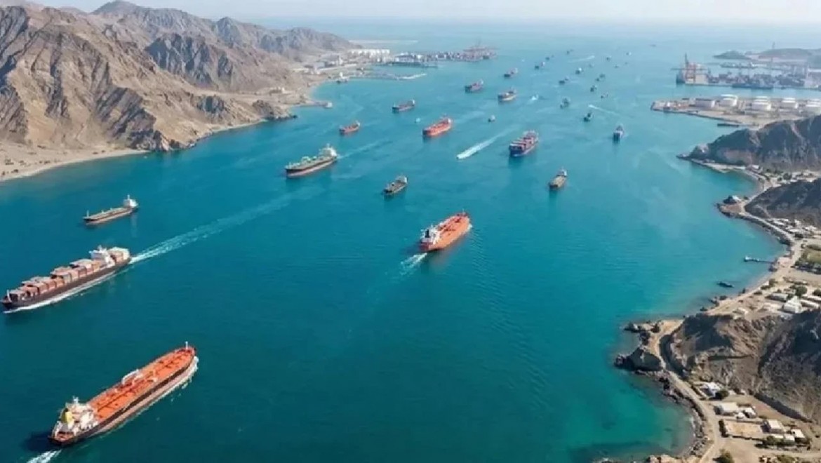 İran Hürmüz Boğazı'nı yeniden kapattığını açıkladı