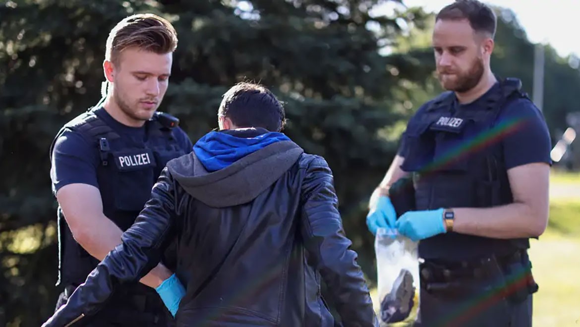 Almanya belgesiz yolcuların yarıdan fazlasını geri çevirdi