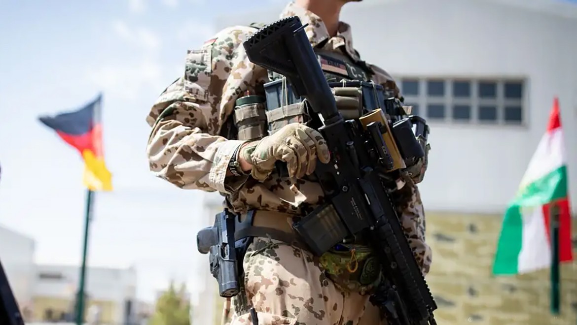 Alman ordusu Ortadoğu'da iki ateş arasında mı?