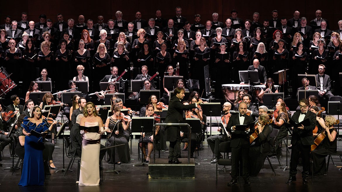 Yeni sezonun perdesi Beethoven'le açıldı