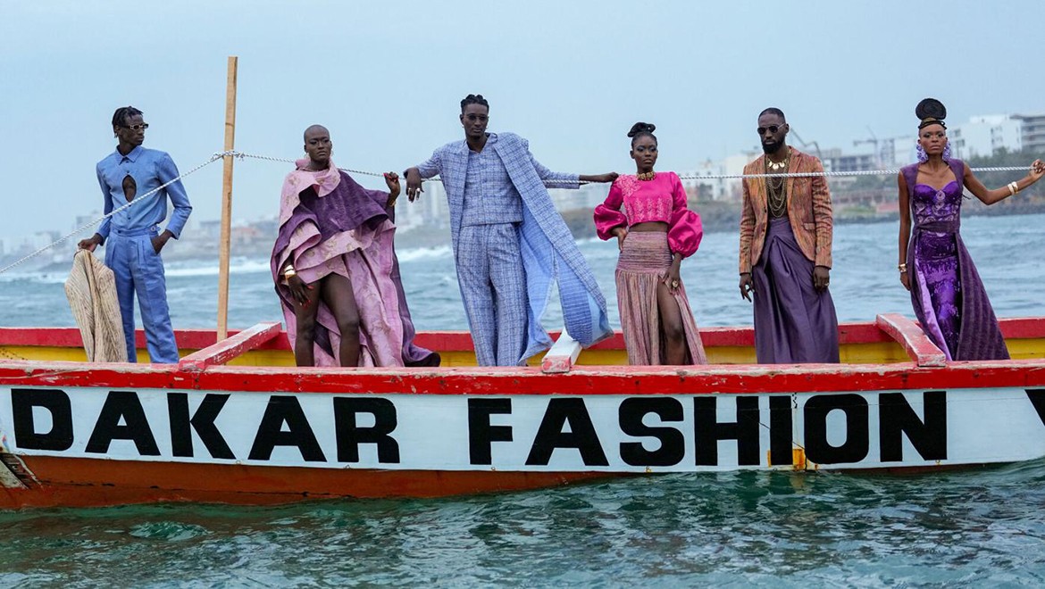 Dakar Moda Haftası balıkçı teknelerinde düzenlendi