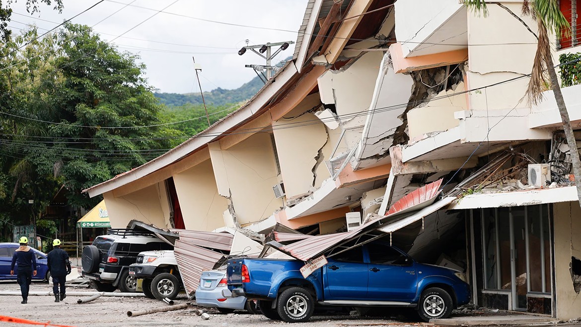 Panama'da 7.6 şiddetinde deprem, uçuşlar durduruldu