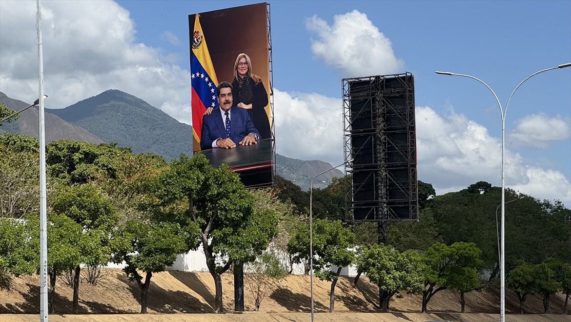 Venezuela'da Maduro ve eşi için "sizleri geri istiyoruz" afişleri asıldı
