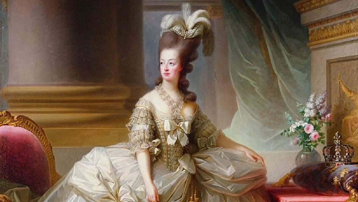 Versailles'a satılan Marie Antoinette mobilyaları sahte çıktı