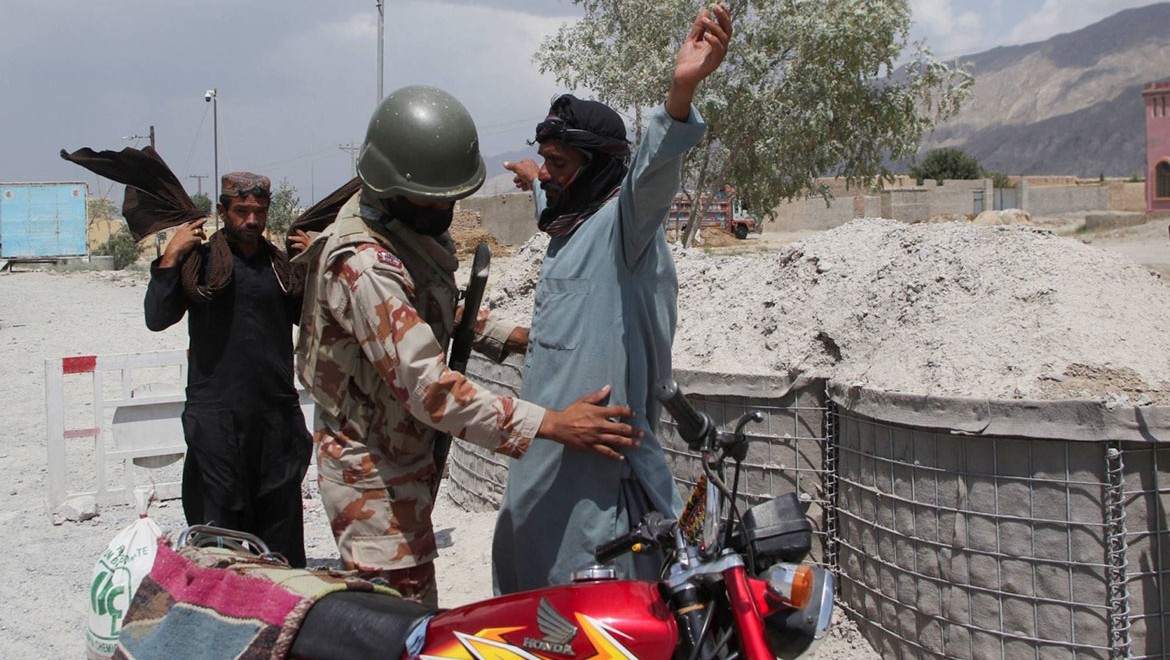 Pakistan, Belucistan'da nden sert askerî güç kullanmıyor?