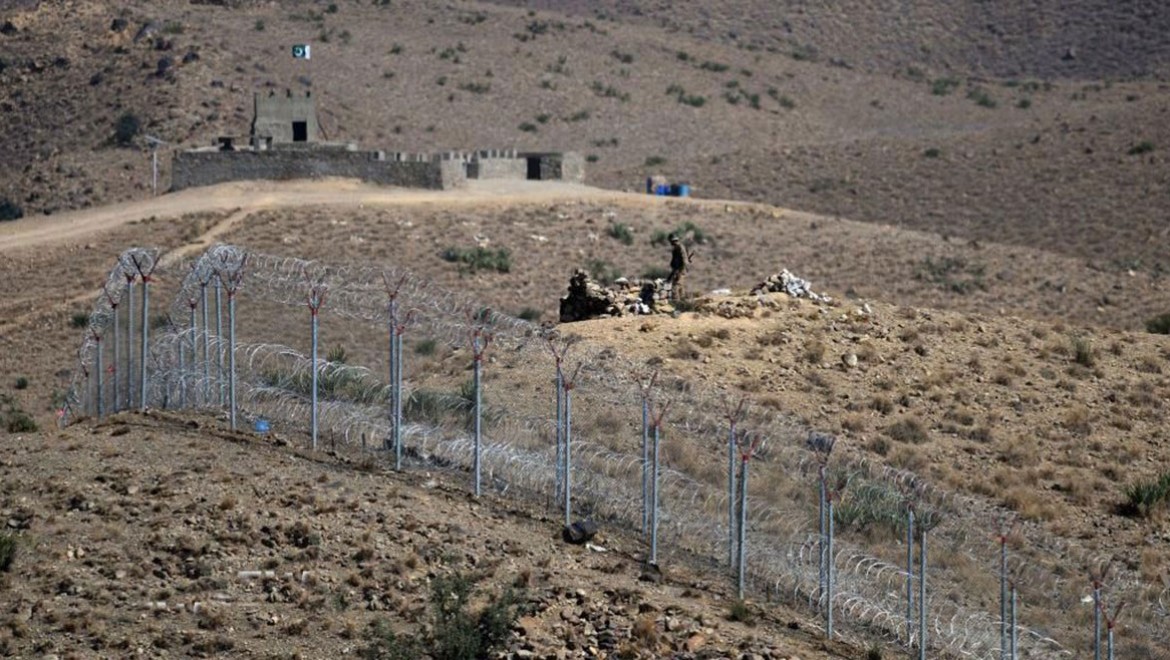 Pakistan, Afganistan sınırında saldırılar düzenledi