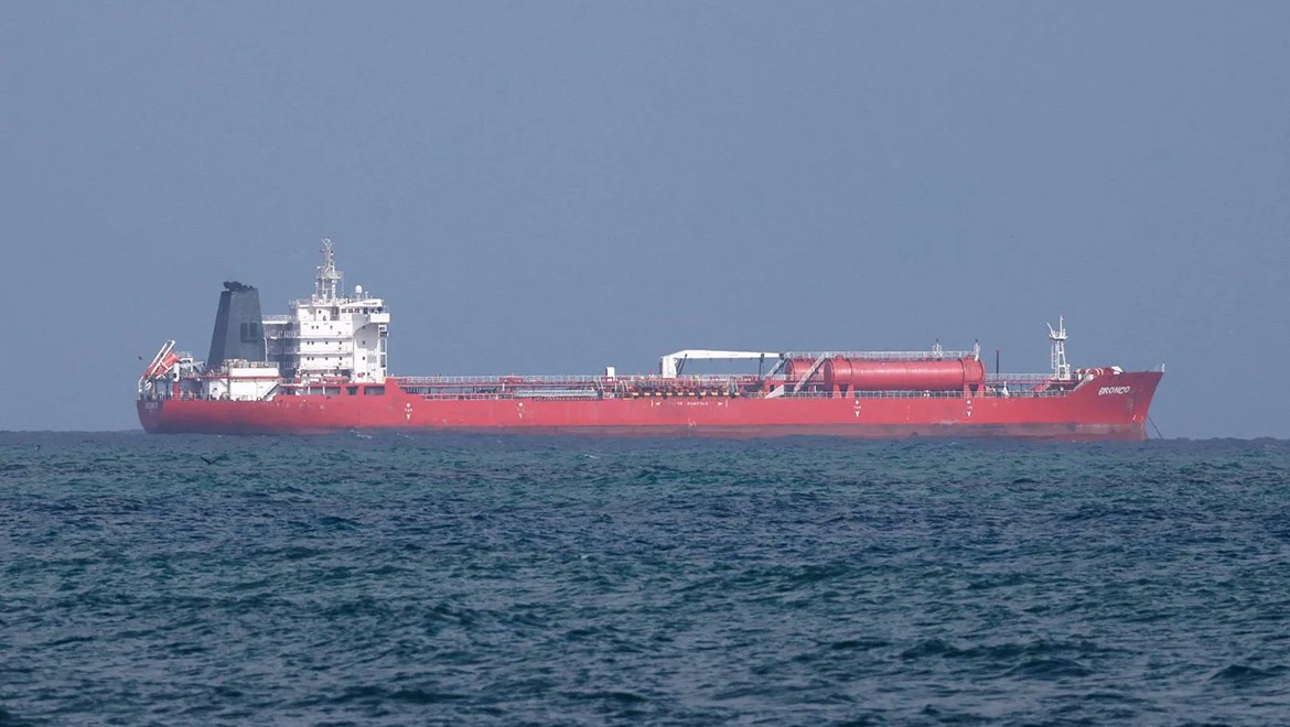 Çin tankeri Hürmüz'de ABD ablukasını deldi