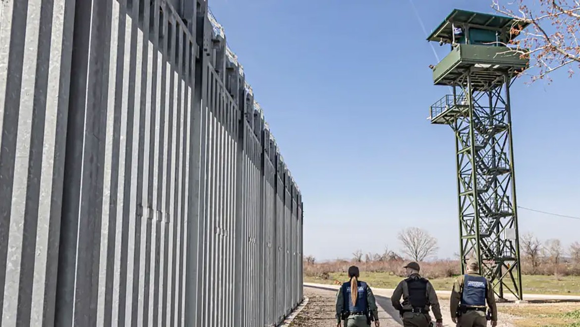 AB göçmenleri durdurmak için Frontex'i güçlendiriyor
