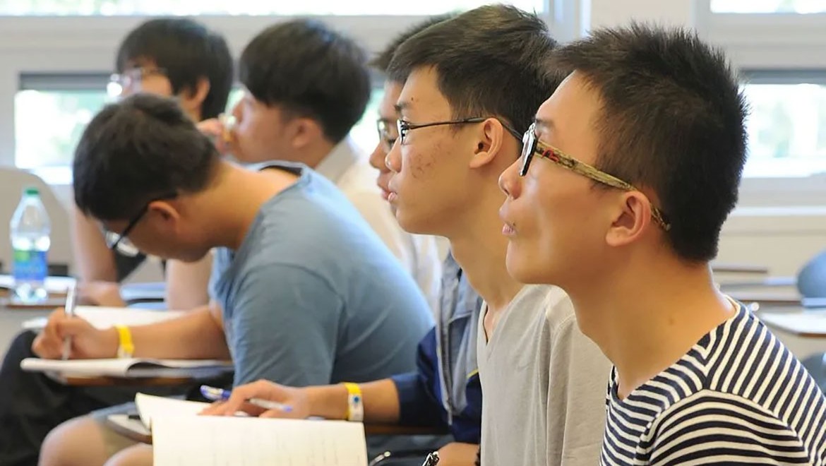 İngiltere'de Çinli öğrencilerin casusluk yapmaya zorlanmış