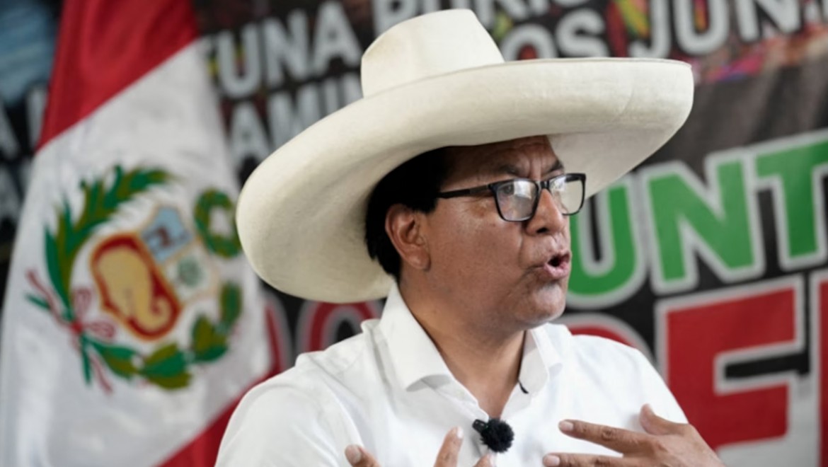Peru'da seçimin 2. turunda Sanchez öne geçti