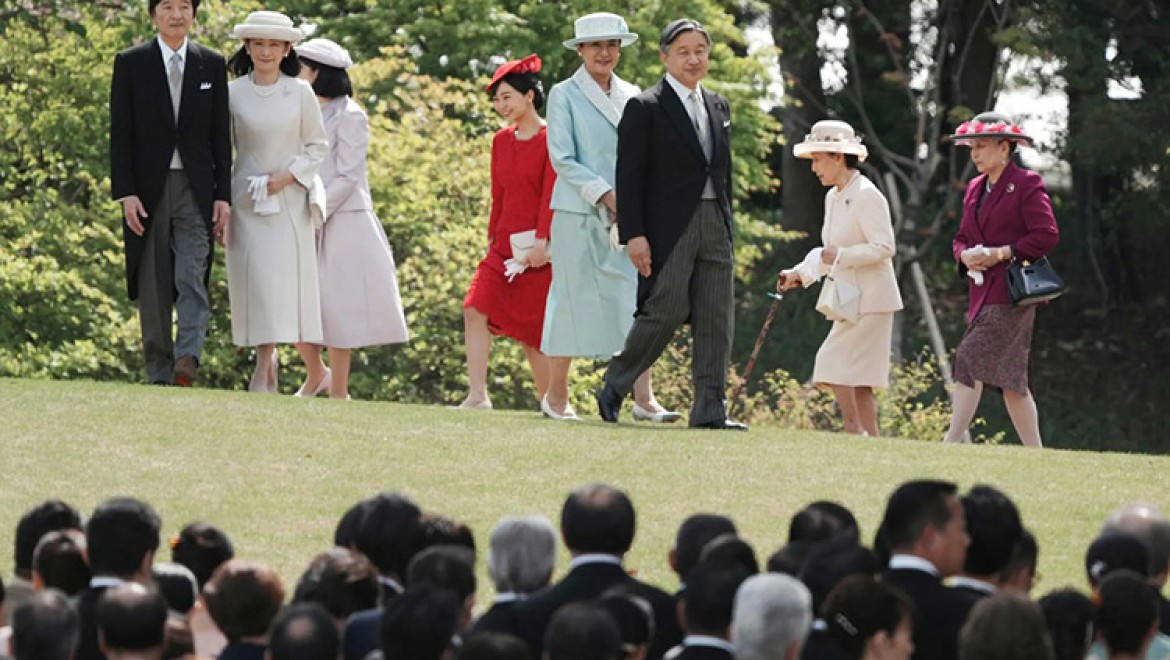 Japonya'da kraliyet ailesi üyeleri tükeniyor!..