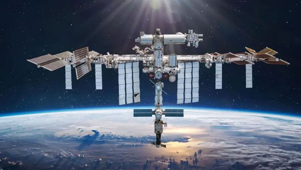 Uzayda mahsur kalan astronotlara ne oluyor?