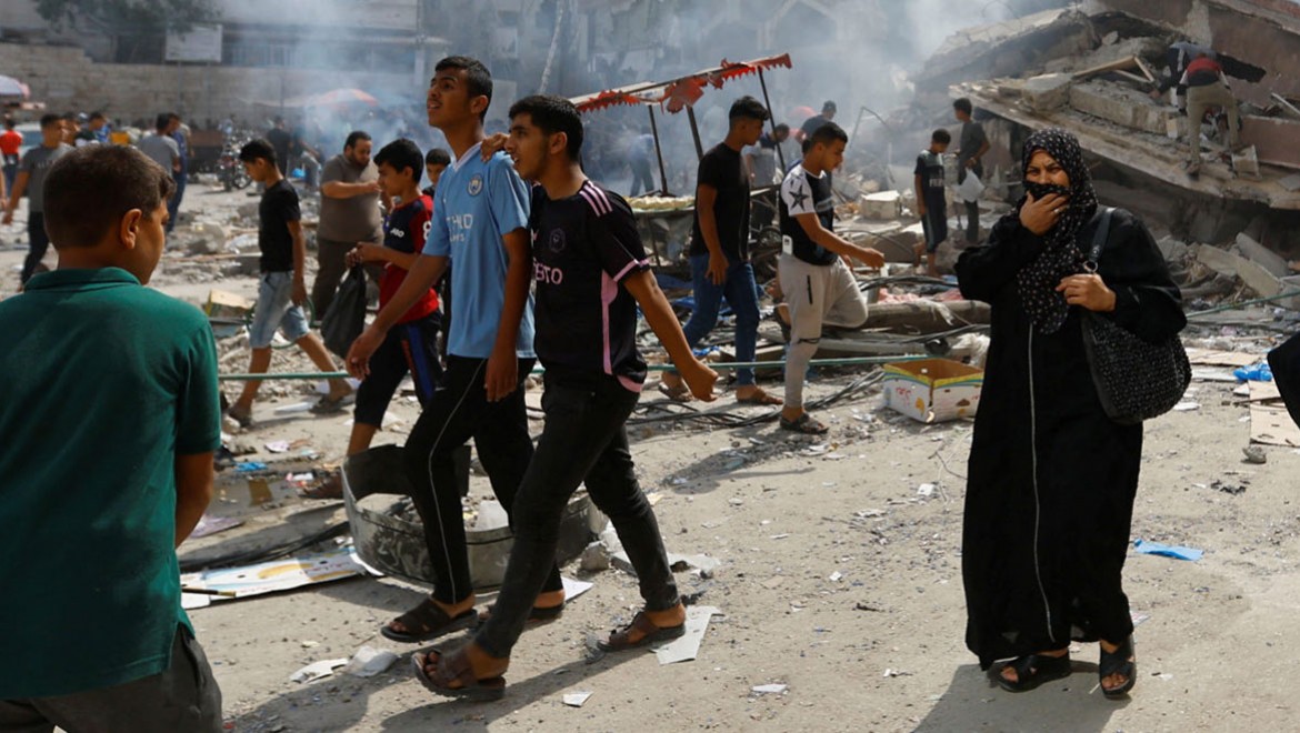 İsrail'in Gazze saldırılarında 16 sivil öldü