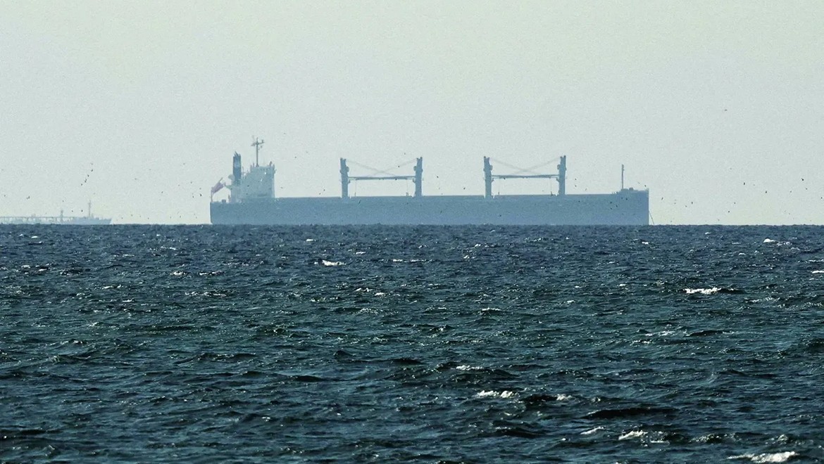 İran, Hürmüz Boğazı'nda iki gemiye el koydu