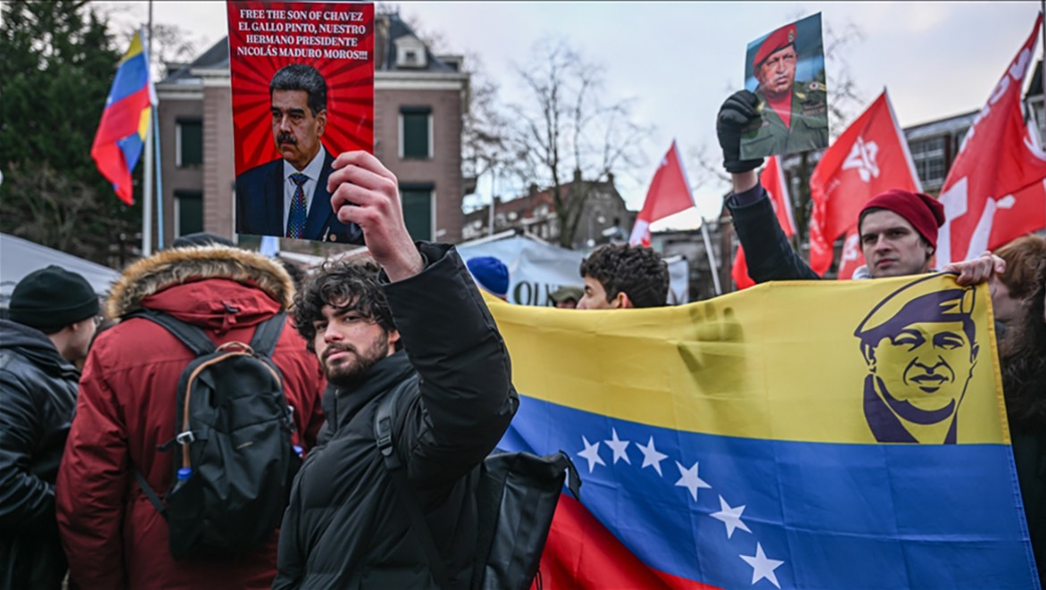 Venezuela'da binlerce kişi Maduro'ya destek için yürüdü