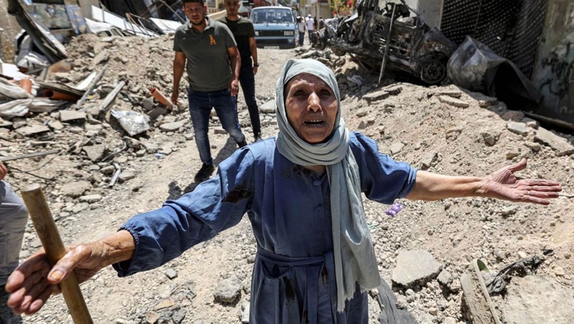 İsrail Cenin ve kampından büyük yıkım bırakarak çekildi