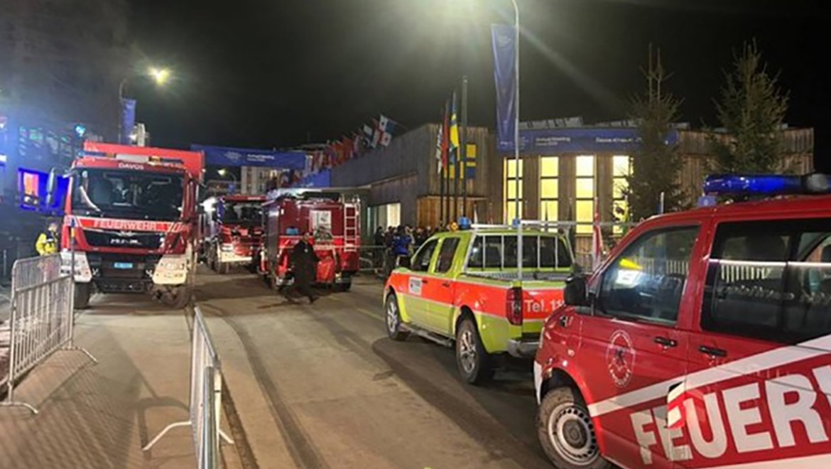 Davos'ta yangın alarmı!.. Toplantı alanı tahliye edildi!