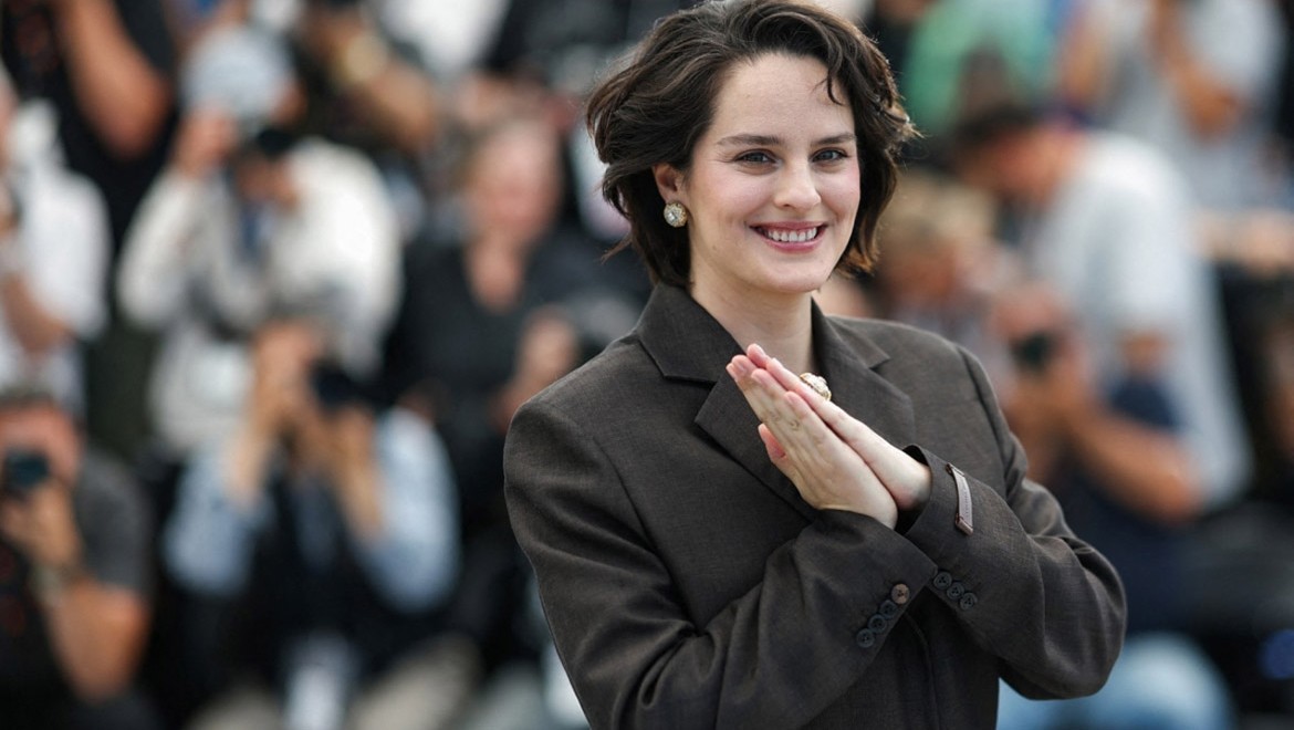 Cannes'da Noémie Merlant ile yakından bir görüşme.