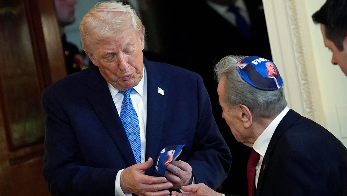 Trump'tan Hanuka resepsiyonunda "İsrail'e desteğimiz tam" mesajı