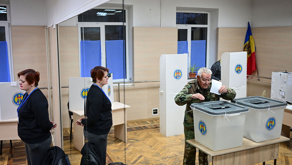 Moldova'da halk parlamento seçimi için sandık başında