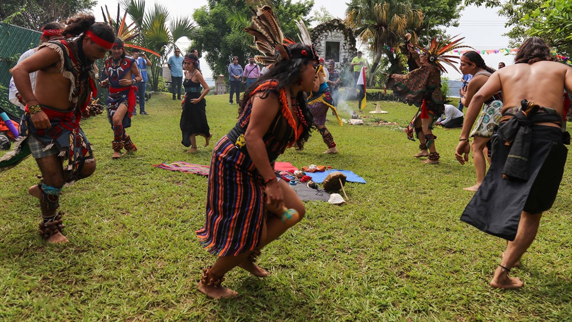 El Salvador'da Dünya Yerli Halklarının Günü kutlamaları