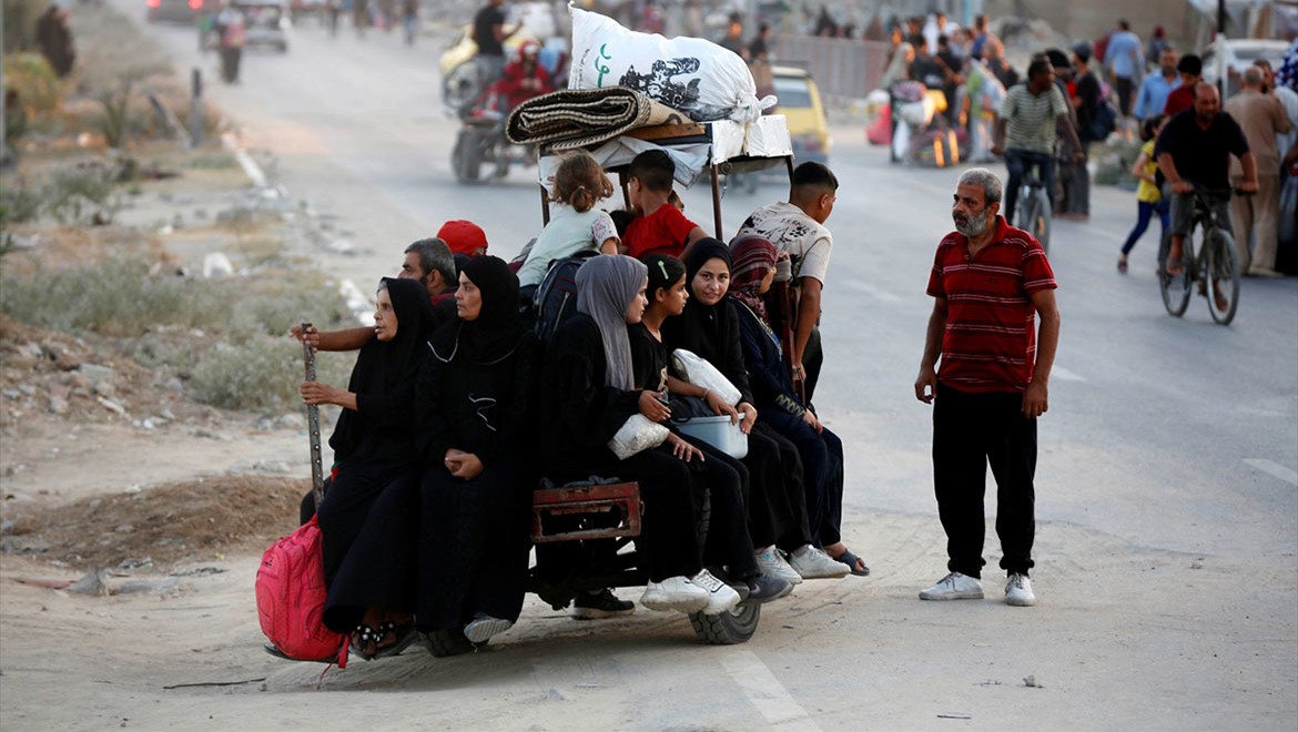 Gazzeliler yine yollara döküldü
