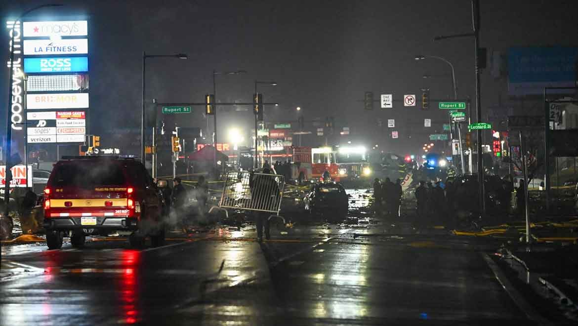 ABD'de hava ambülansı düştü: Çok sayıda ev yandı
