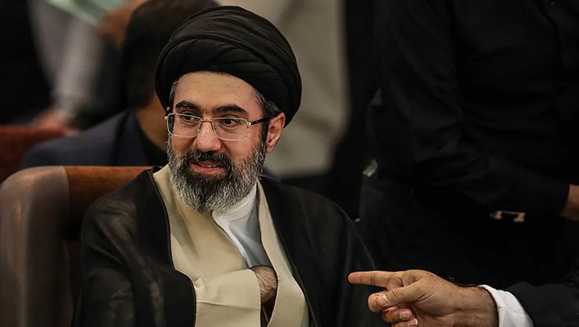 Hamaney ilk defa halka seslendi, 2 ABD uçağı düştü