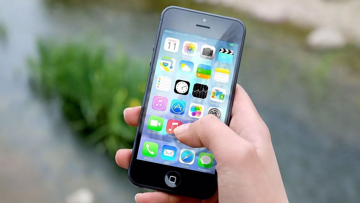 İsveç'teki okullarda akıllı telefonlar yasaklandı