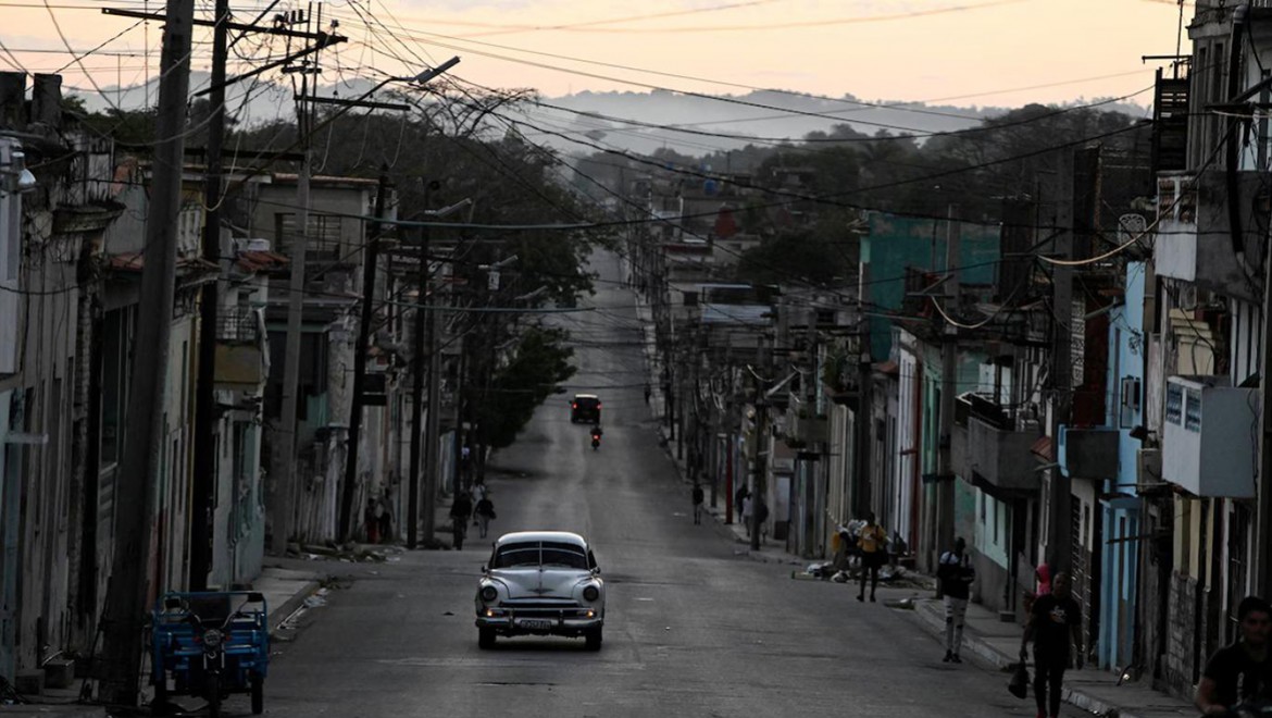 ABD ambargosu altındaki Küba, Vatikan'dan yardım istiyor